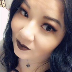 Meet your Posher. Deirdre!